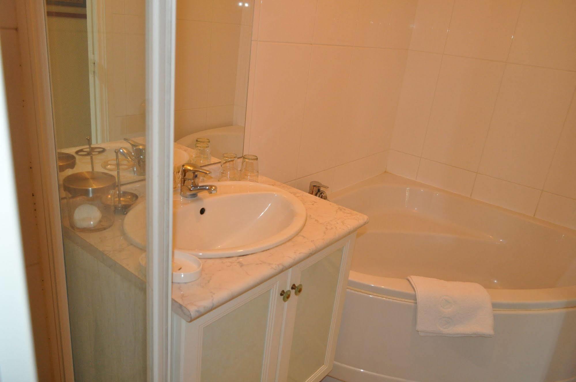 Le Chateau Des Ormes Bed & Breakfast Lambersart Exterior foto